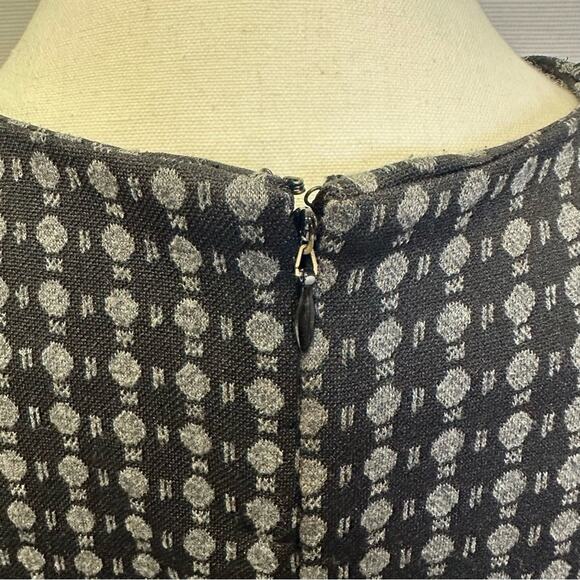 Banana Republic Black and Gray Patterned Sheath Dress - Size 0 - Picture 6 of 13